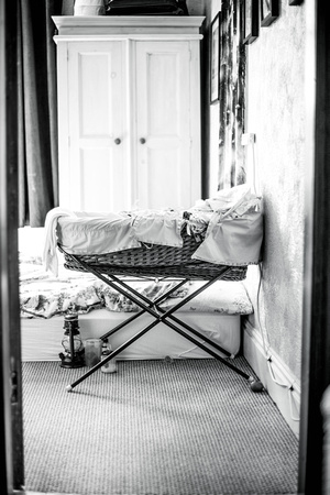 Home birth photographer Nottingham black and white-19