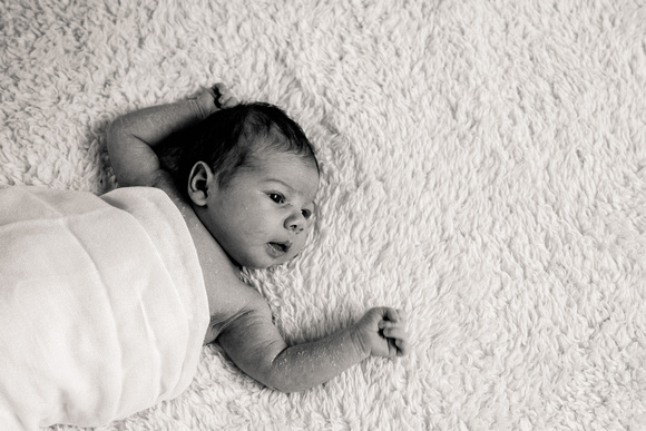 Baby photoshoot loughborough Black and white-10