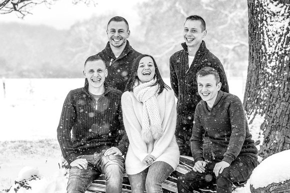 Winter family photoshoot Leicester black and white-10